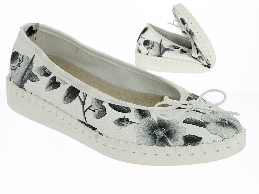 .Da.-Freizeit-Ballerina, ultraflexible Gummisohle, Zierschleife, Leder-Wechselsohle, Blumenmuster, weiß